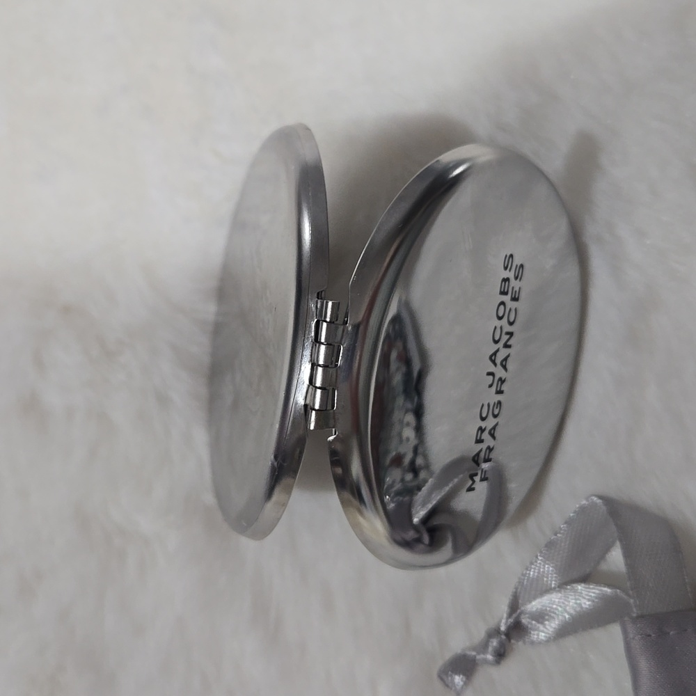 Marc Jacobs cosmetic, purse, travel mirror NEW - Picture 5 of 8
